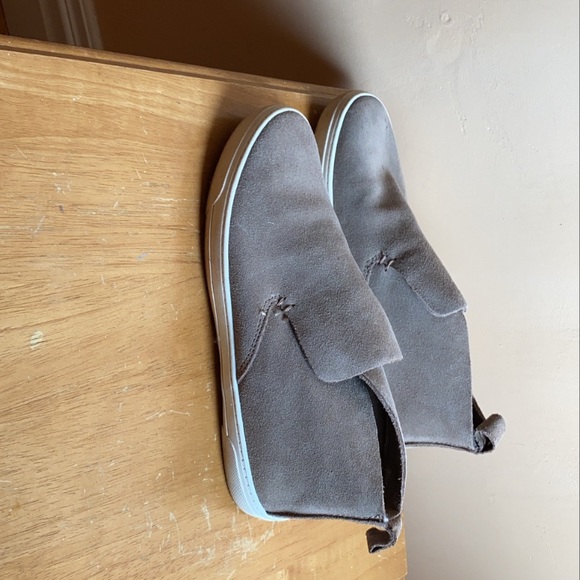 Shoes - Picture 2 of 3